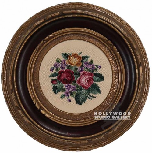 (9")ROUND NEEDLEPOINT FLORAL/ORNATE