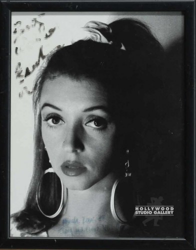 12X9 B/W HOOP EARRINGS BY J.J.