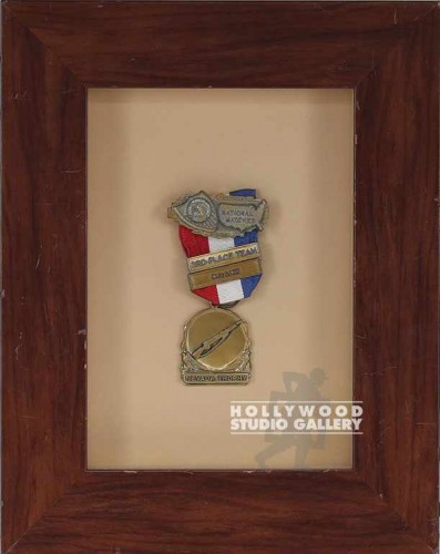 10X8 BROWN WOOD FRAME/ MEDAL