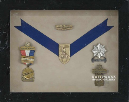 10X13BLK WD FRM/(5) MEDALS/SHDW BO