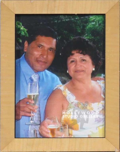 8X6 TABLETOP JULIO & WIFE W GLASSES