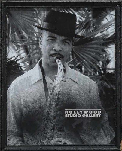 10X9 B/W PHOTO/BLK FRM/MAN WITH SA