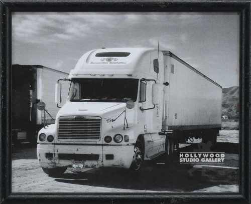 9X11 BLK FRM/B&W PHTO/ WHITE TRUCK
