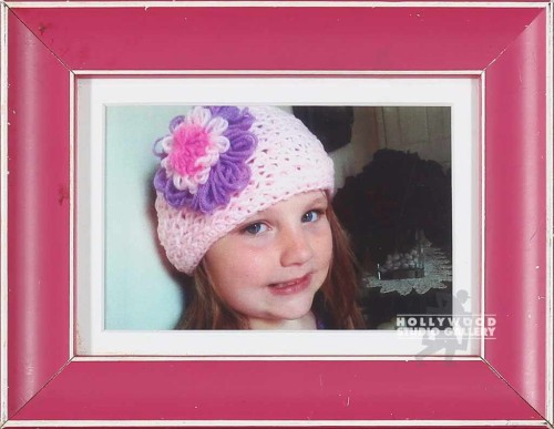 7X9 TABLETOP GIRL WITH PINK BEENIE