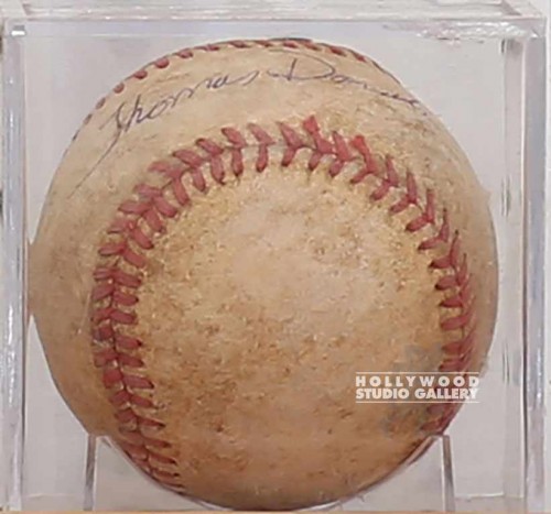 3" PLEXI CUBE W/ BASEBALL