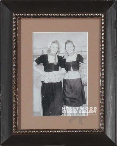 10X8 TABLETOP b-w 2 SWISS LADIES