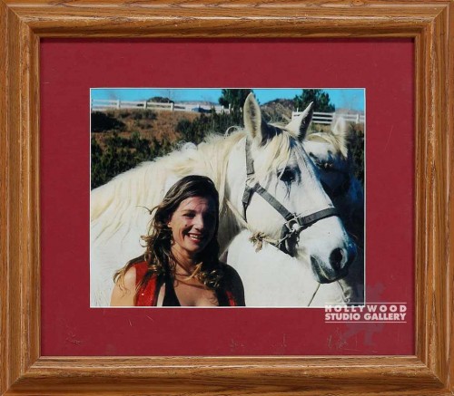 15X17 WD FRM/WOMEN/AND HORSE/CLOSE