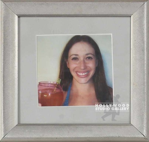7X7 TABLETOP WOMAN HOLDING DRINK