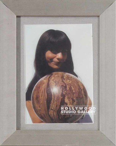8X6 TABLETOP LADY W BOWLING BALL