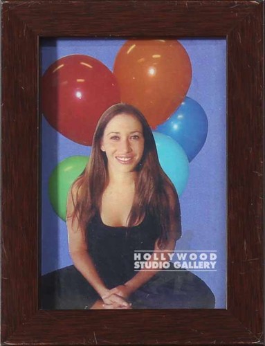 7X5 TABLETOP WOMAN SITTIN W BALLOON