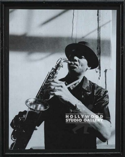 15X12 BLK FRM/ B/W SAX PLAYER