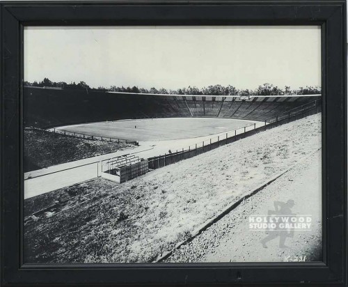 9X11 B/W RUNNIG FIELD/ STADIUM/BLK
