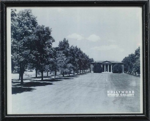 9X11 B/W  CAMPUS/ TREES/BUILDNG/BLK