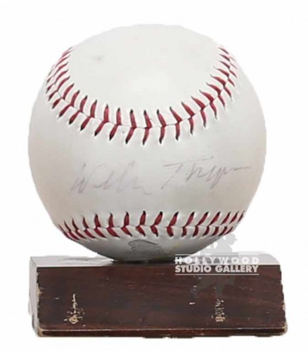 4X4X3 BASEBALL WOODEN STAND