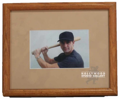 9X11 SWBF/ WHITE MAN HOLDING BAT