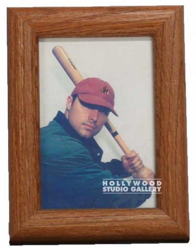 8X6 SWBF/ WHITE MAN HOLDING BAT