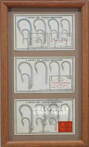 20X12 BRWN FRM/FISH HOOK COLLECTION
