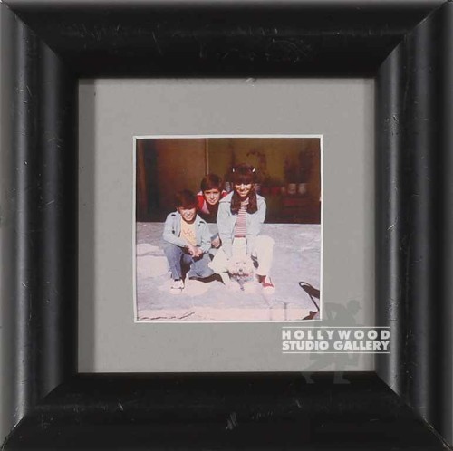 7X7 TABLETOP 3 KIDS & A WHITE DOG