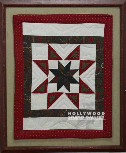 36X30 FRAMED QUILT/BROWN FRAME