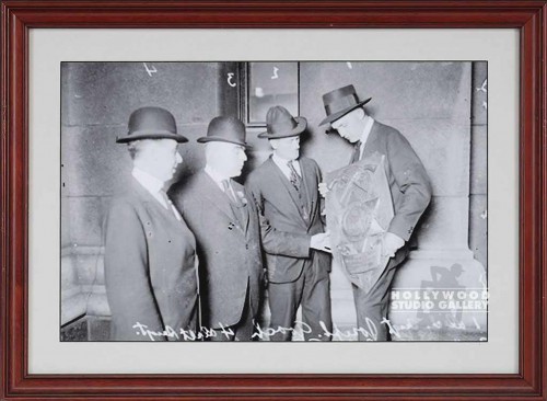 15X20 VINT.B/W 4 GUYS-PLAQUE/CHERRY
