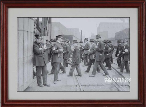 15X20 VINT.B/W COPS-GUYS OUTSIDE/WD