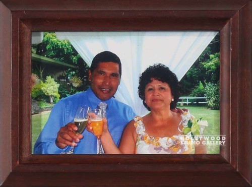 6x8 TABLETOP JULIO & WIFE TOASTING