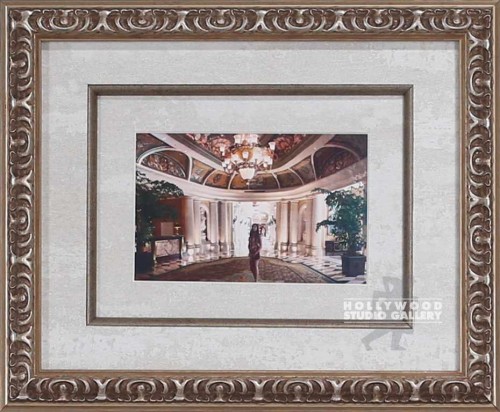 18X20 PHOTO WOMAN PALACE ORNATE GLD