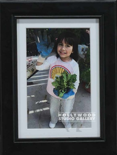 HBW 9x7 Lil Girl Plant Gloves / Black Frame