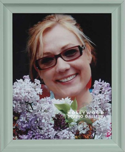 12x10 Color Smiling Female Flowers
