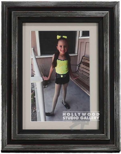 9x7 TABLETOP GIRL w Green Top