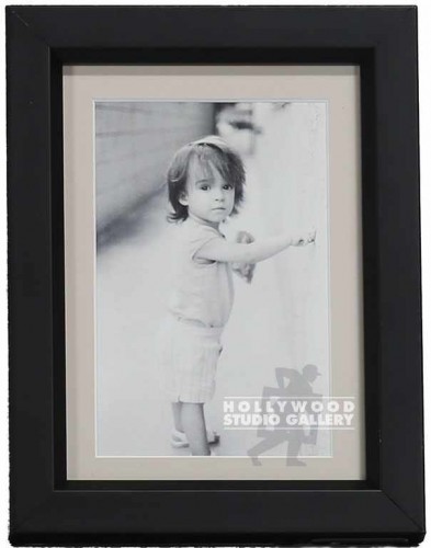 8x6 TABLETOP B-W LIL GIRL