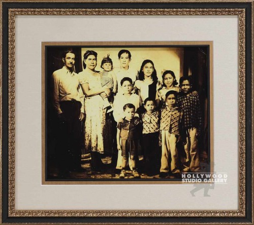 15x16 Vintage Fam Photo Ornate Frm