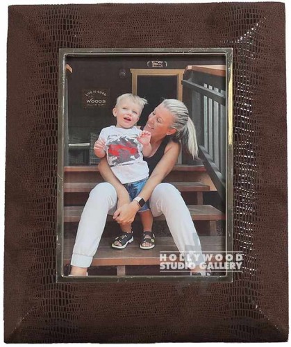 10x8 TABLETOP MOM W LIL BOY
