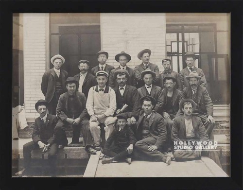 11X9 GROUP B W PHOTO FRM
