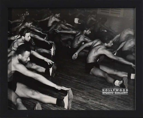 9X11 B W SAILORS EXCERSING