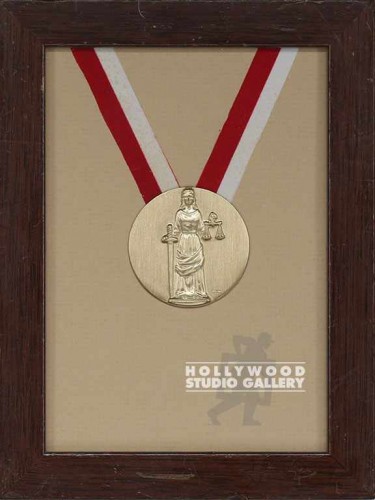 8X6 FRAMED GOLD MEDAL/RIBBON/WOOD