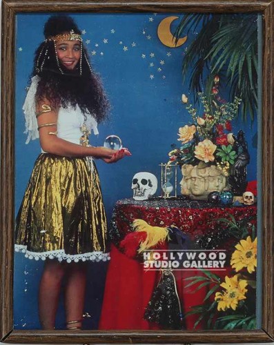 10x8 VooDoo Girl Photo/Brwn Frm