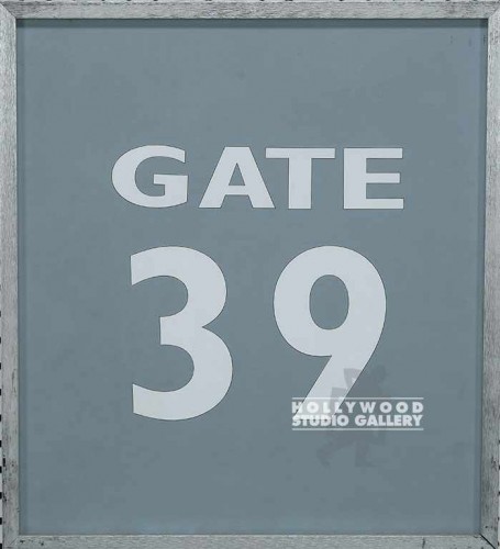 21x19 Airport Gate 39