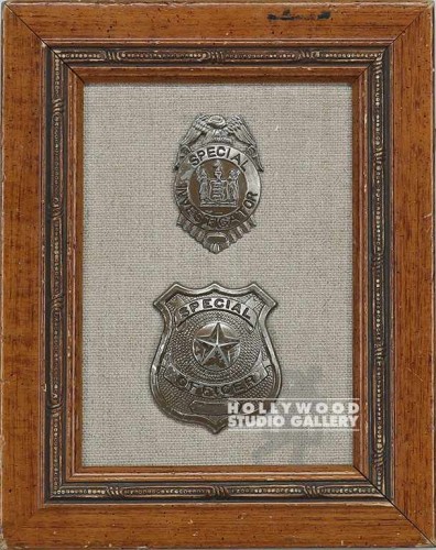 10x8 (2) Framed Badges Brwn Frm