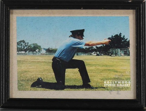 6x8 STNDING FRME/COP KNEELING W/GUN