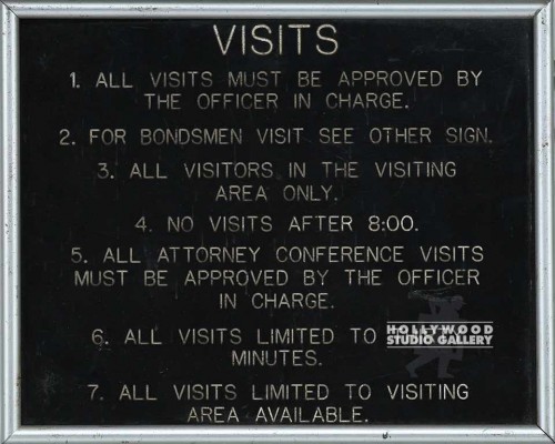 8X10 VISITS SIGN/WHITE ON BLCK/FRMD
