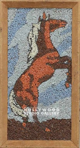 13X7CRAFT HORSE MADE OF PEBBLES