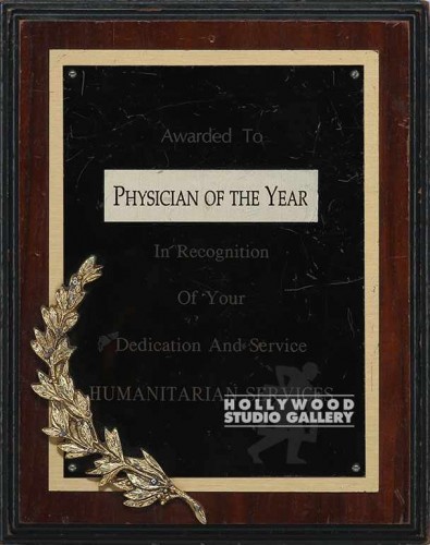 10X8 PHISICIAN OF THE YEAR PLAQUE