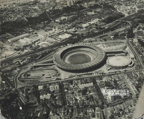 20x24 B W BIRD VIEW STADIUM Unfrmd