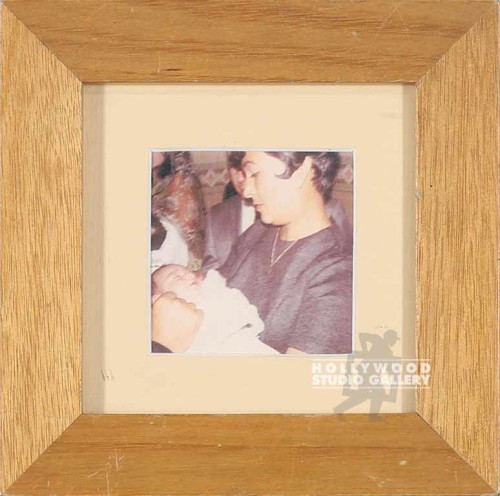 7X7 TABLETOP LADY HOLDING BABY