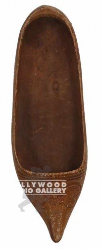 12x4" HAND CARVED WOODEN SHOE RIGHT SIDE