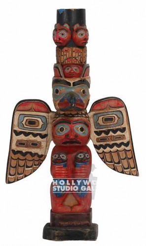 21" WOODEN TOTEM POLE