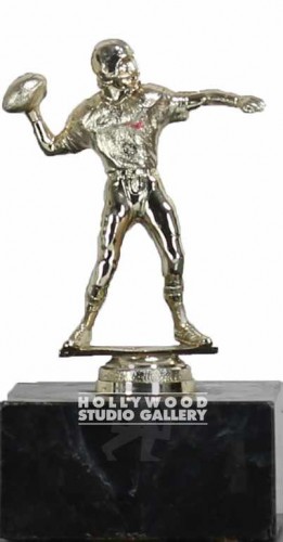 8" FOOTBALL TROPHY/BLACK BASE