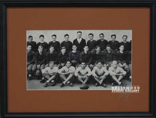 13X17 B/W FOOTBALL TEAM W/MATT