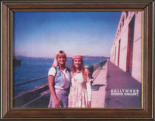10X11 TABLETOP CARRIE AND SIS